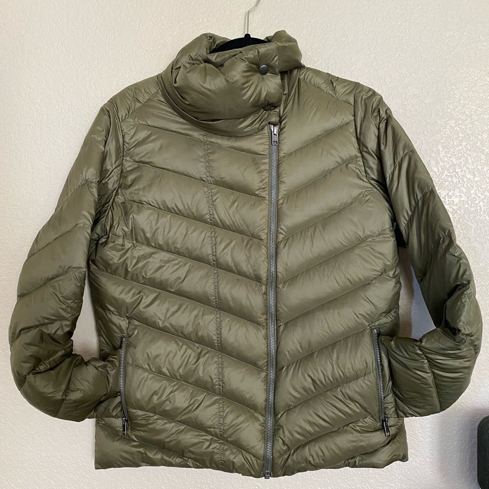Patagonia Green Bomber Jacket • Fits Medium